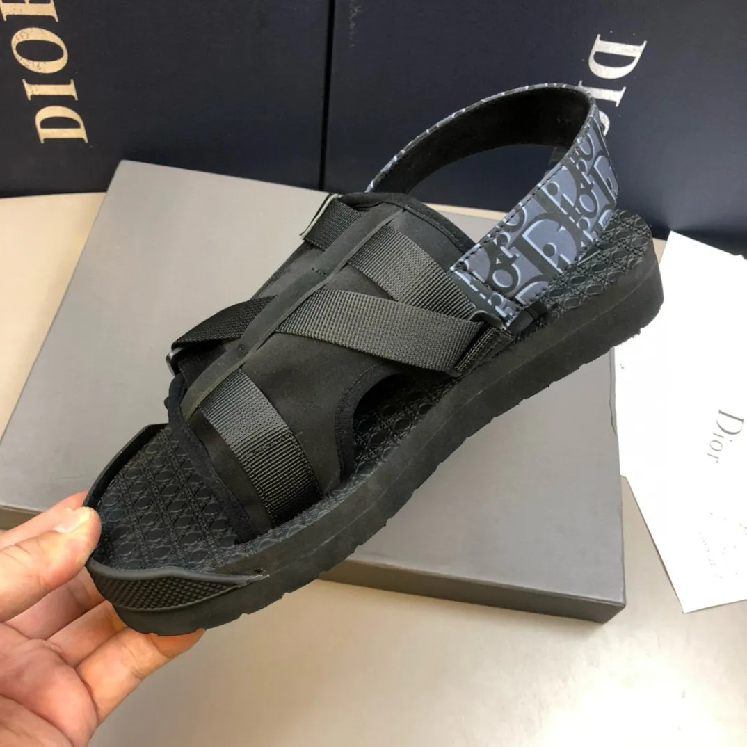 Factory price: 340💰Dior men’s counters are selling sandals at the same time✔️Imported brand printing/selected high-quality calfskin, highlighting high-end elegance and exquisite workmanship. Soles: original soles specially provided by the original factory, hot-selling physical products🔥Normal size: 38-44, customized 45